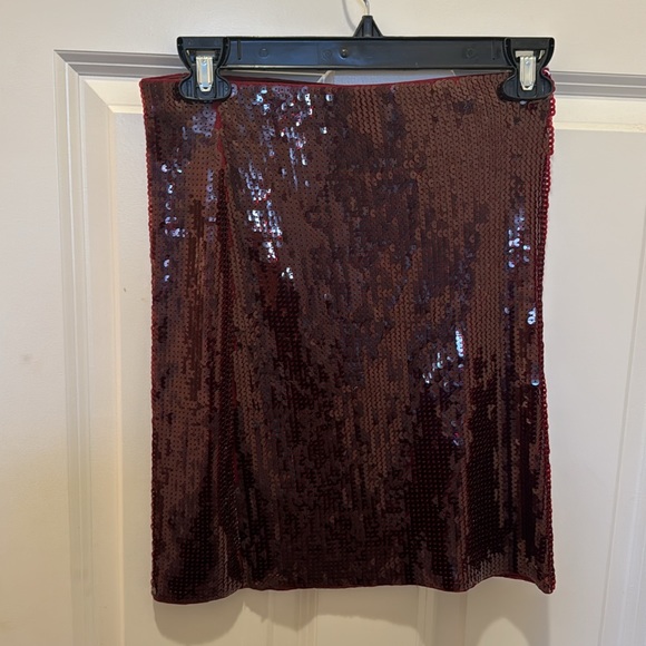 Burgundy sequin stretch mini skirt by Express - Picture 3 of 3